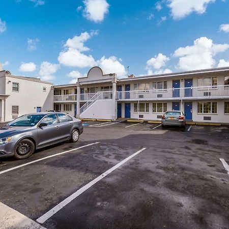 Motel 6-Washington, Dc - Convention Center מראה חיצוני תמונה